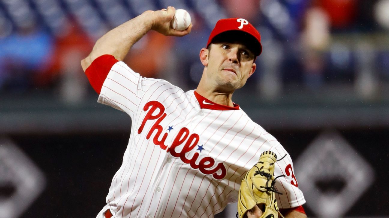 Phillies' Robertson injured celebrating, off NLDS roster