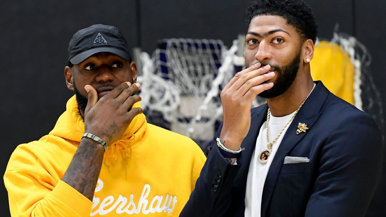 Ja Morant gives LeBron and Steph a C on their draft fits!: The Grizzlies  superstar rates the four-times champions' outfit while overlooking his own  terrible attempt - The SportsRush