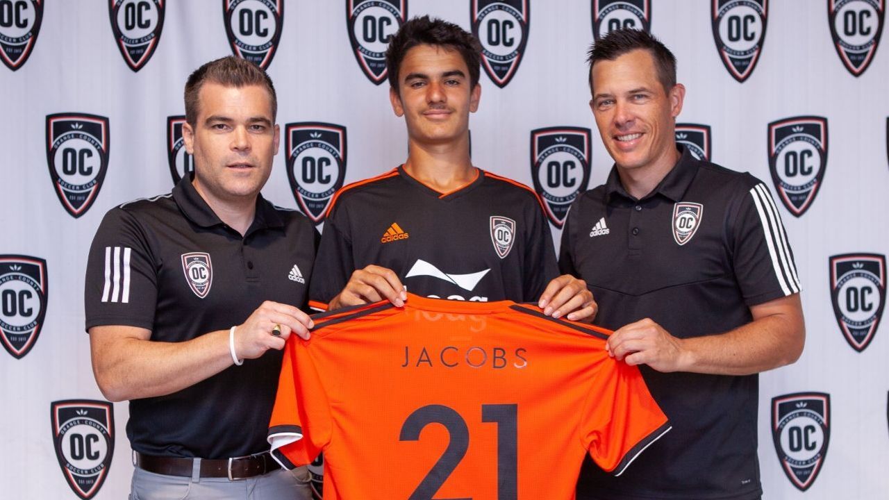 Adieu, Adu! Jacobs youngest to sign U.S. deal