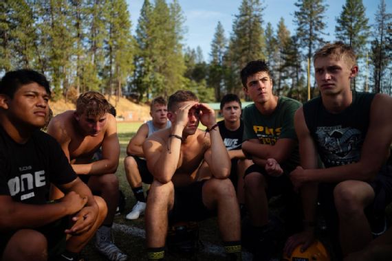 After Devastating Fires Paradise High School Football Team Gives