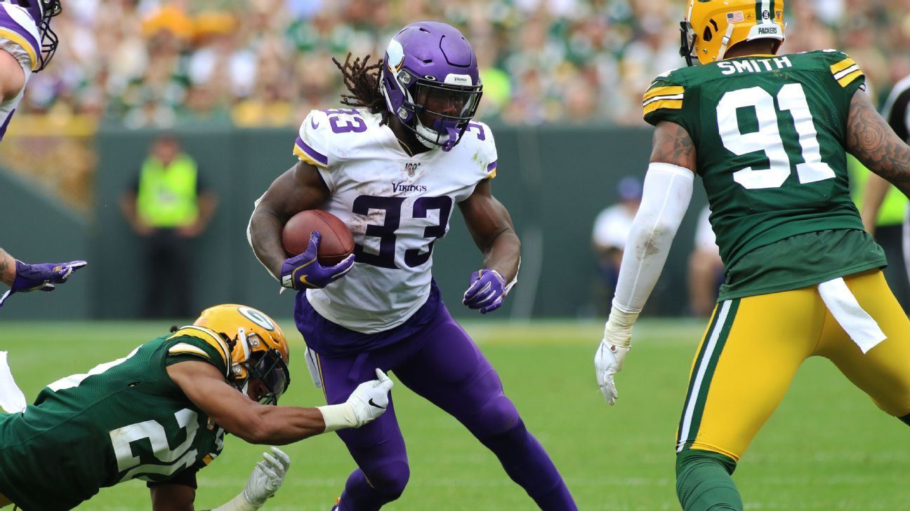 NFL Expert Picks: Vikings Underdogs at Packers in Week 17