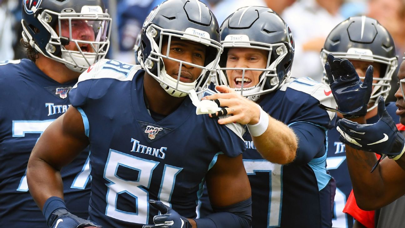 Titans TE Jonnu Smith becoming go-to option for Ryan Tannehill - ESPN ...