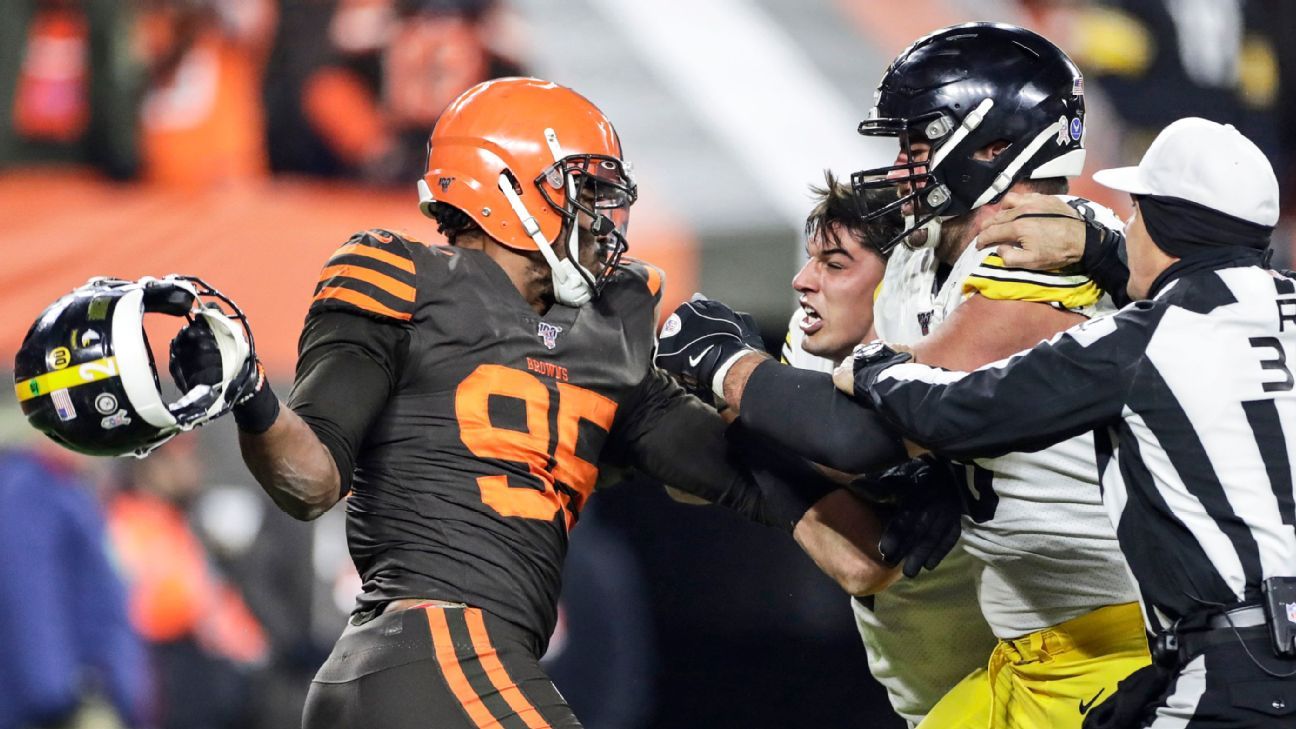 Steelers Mason Rudolph Apologizes for Helmet Incident