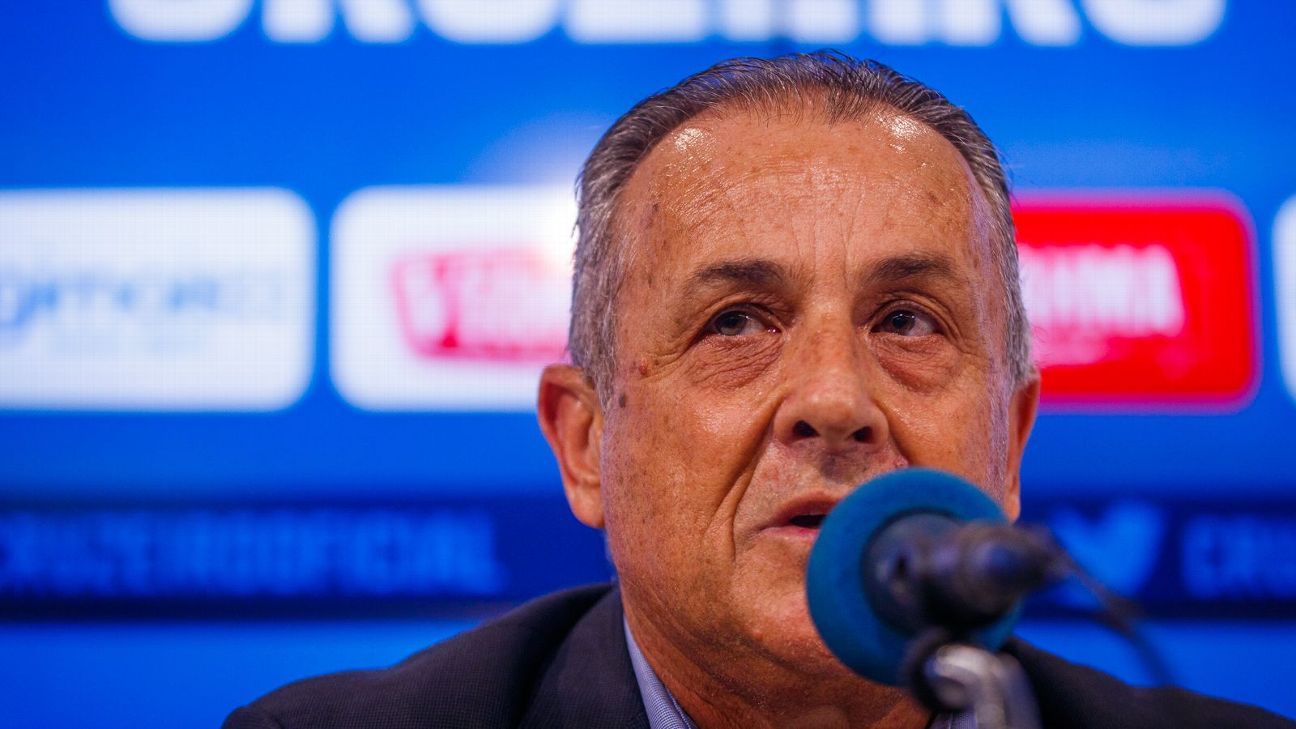 Cruzeiro: ex-cartola explica como até Alexandre Mattos no 