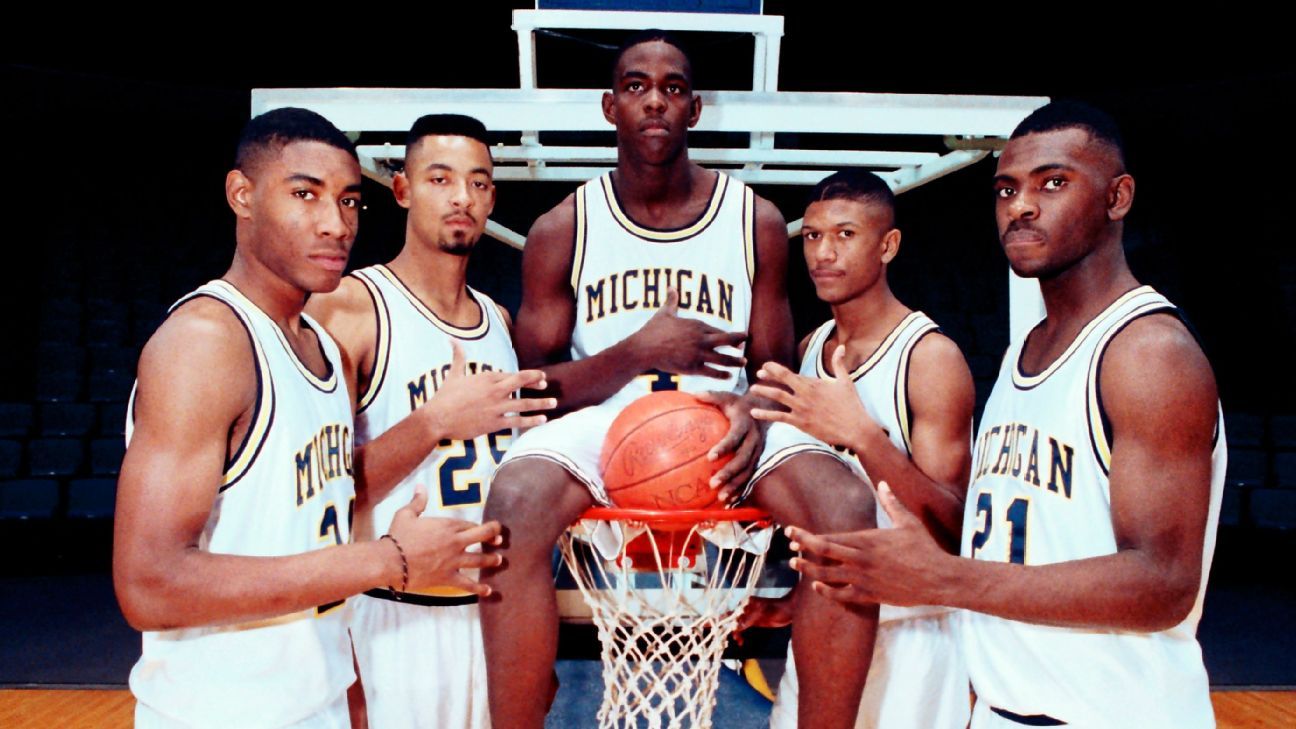 Look: Chris Webber's Postgame Speech In Michigan Locker Room Going