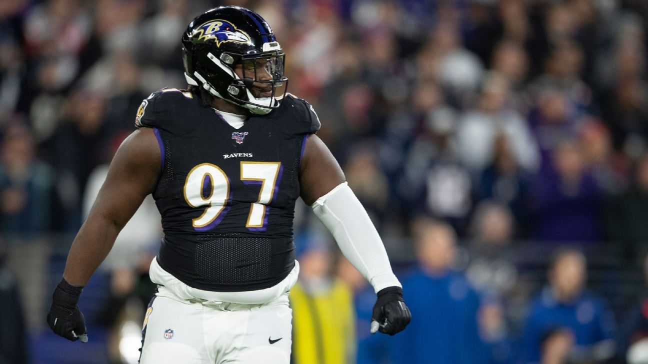 Fonte – Michael Pierce concordou com um contrato de dois anos no valor de US$ 7,5 milhões com os Ravens