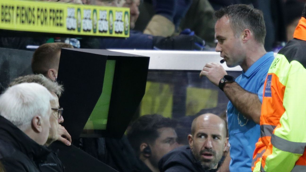VAR is back in the Premier League! How it's changed for 2020-21