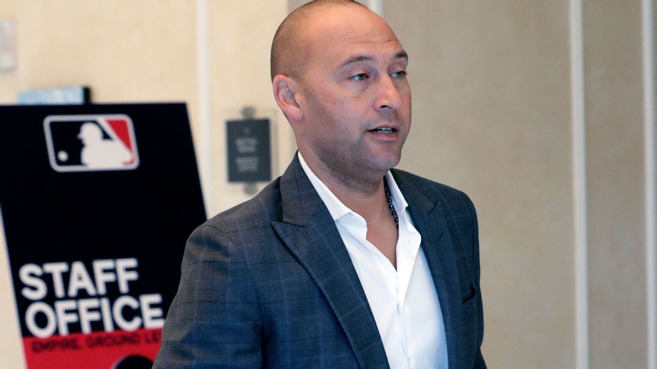 Derek Jetter resigns as CEO of Marlins