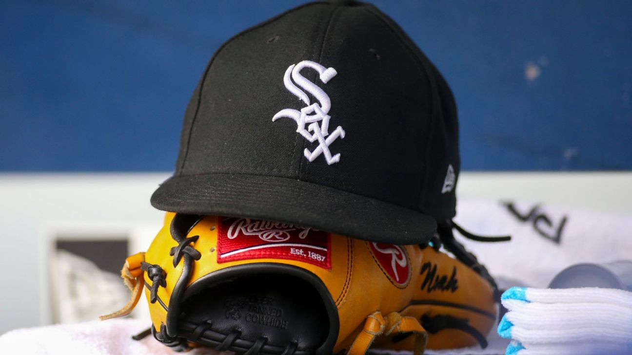 White Sox update Liam Hendriks, Mike Clevinger return timelines