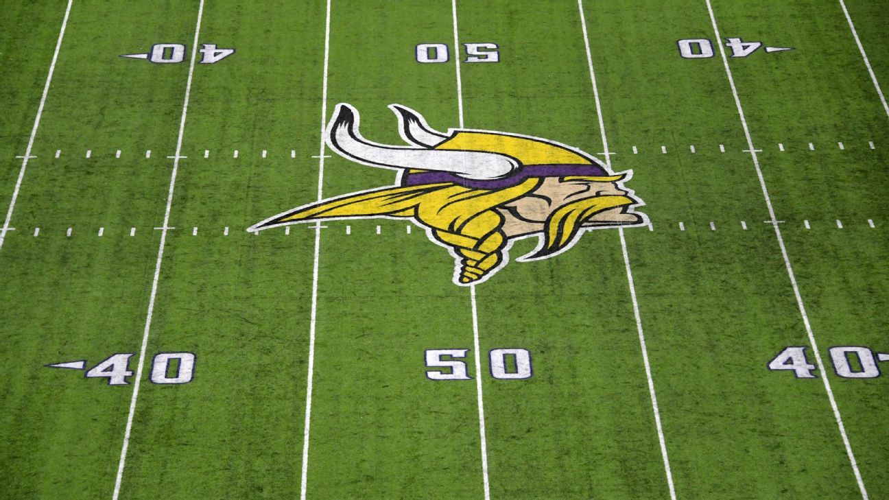 Minnesota Vikings trainer Eric Sugarman diagnosed with COVID-19