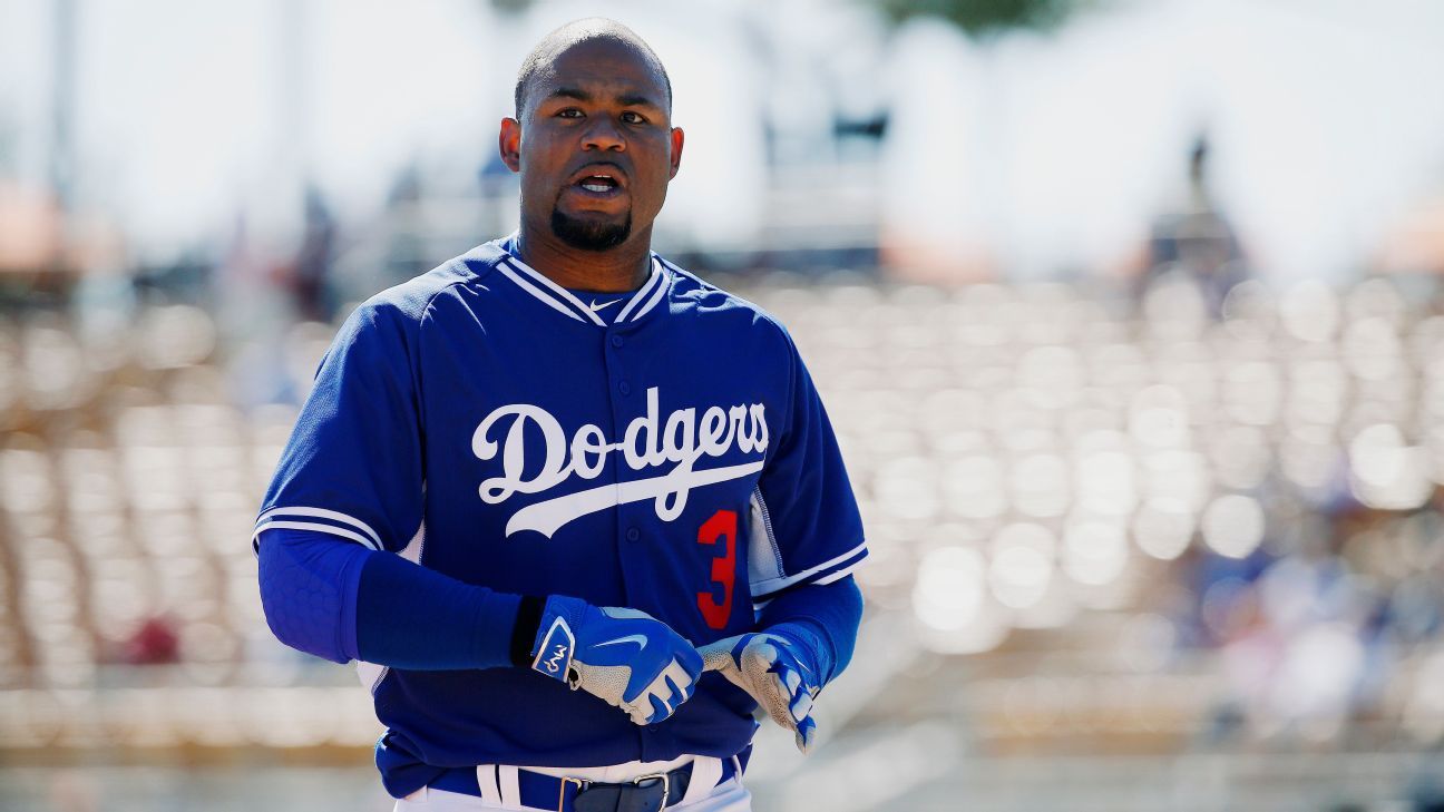 Ex-Dodgers star Carl Crawford speaks out about pool drownings