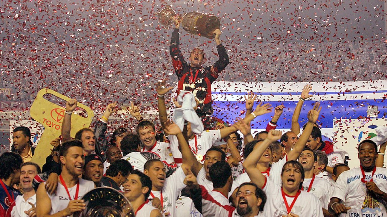 São Paulo tri da Libertadores, 15 anos Domínio da base, reforços 'de graça' e pouco dinheiro