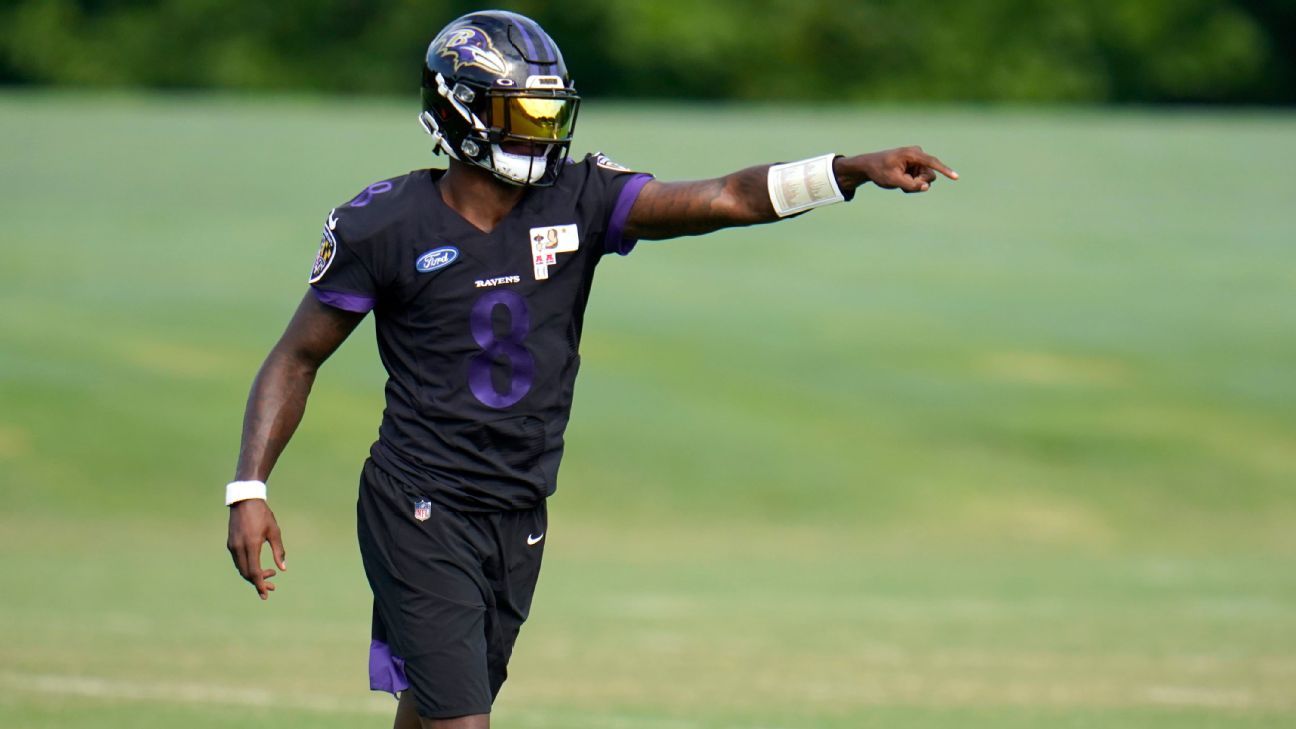 Interception spurs Lamar Jackson in Ravens scrimmage - ESPN