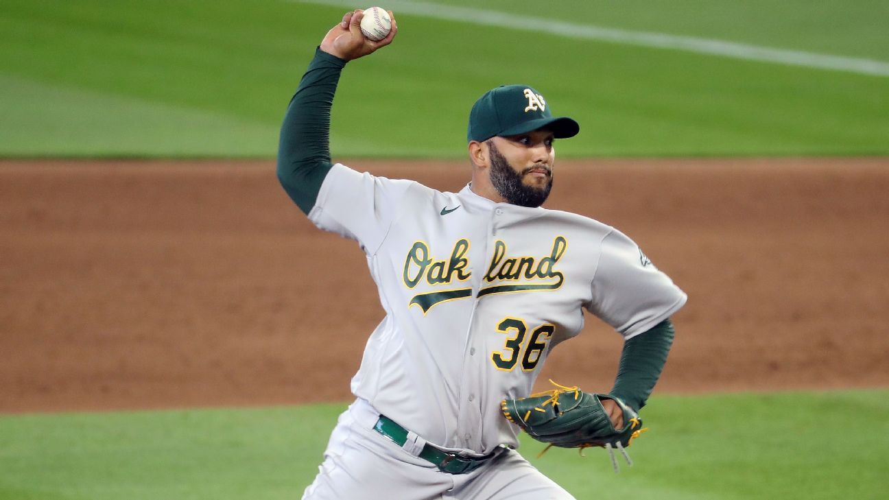 Oakland Athletics bolster bullpen, reach agreements with Yusmeiro Petit, Sergio  Romo - ESPN