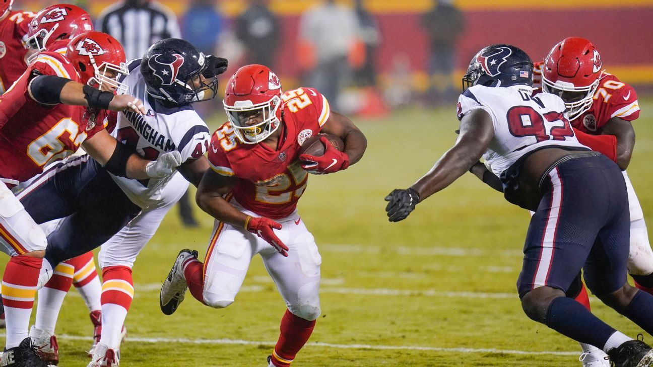 Las prendas comienzan con el pie derecho con el debut soñado de Clyde Edwards-Helaire