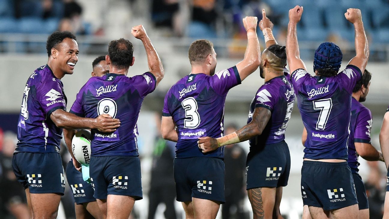 NRL Craig Bellamy flips Cameron Smith the bird in Melbourne Storm win