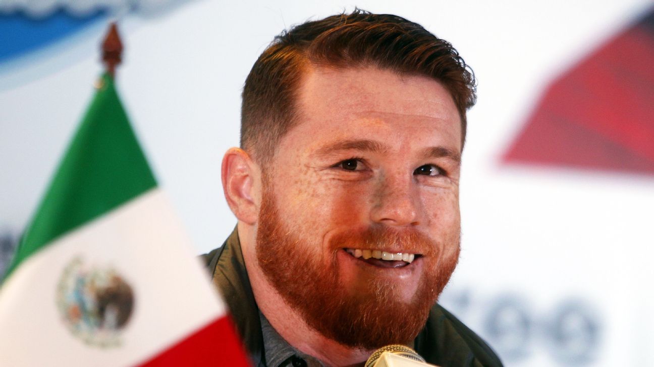 Canelo congratulates Oscar Valdez for giving Miguel Berchelt a fight