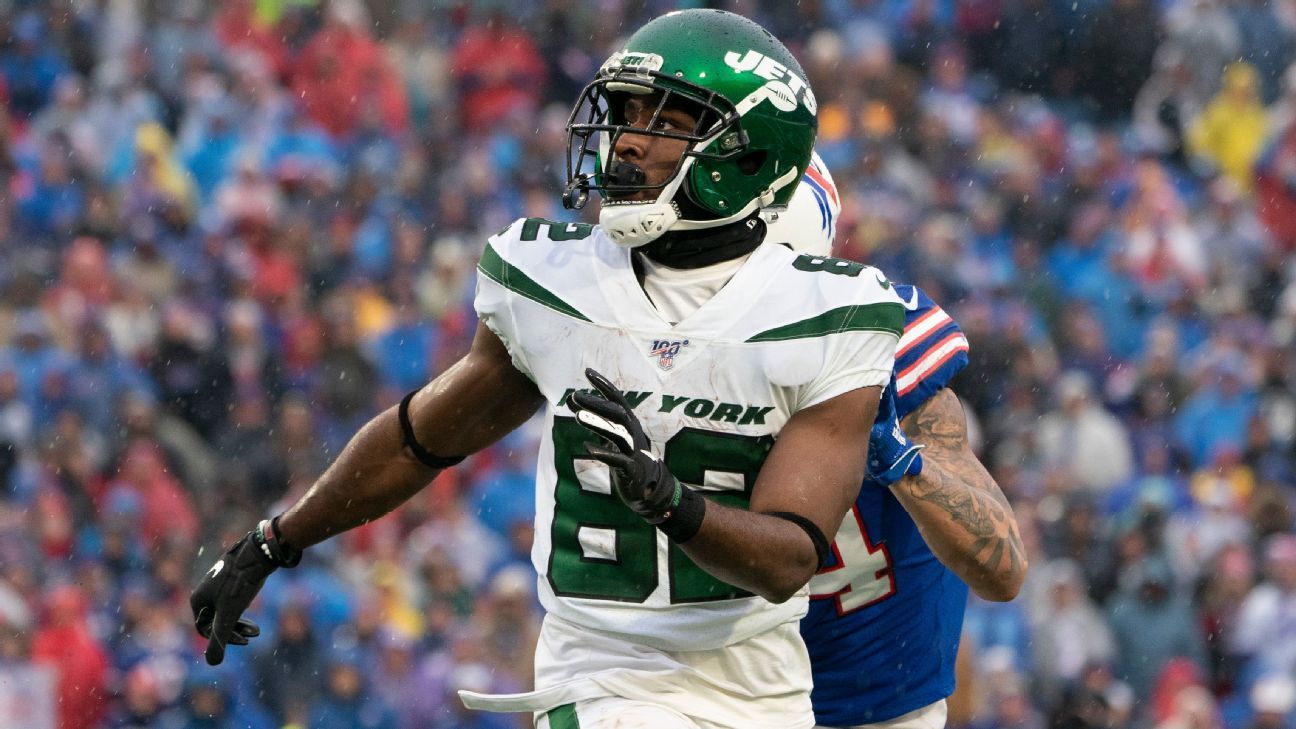 Jamison Crowder of the New York Jets in action against the Dallas