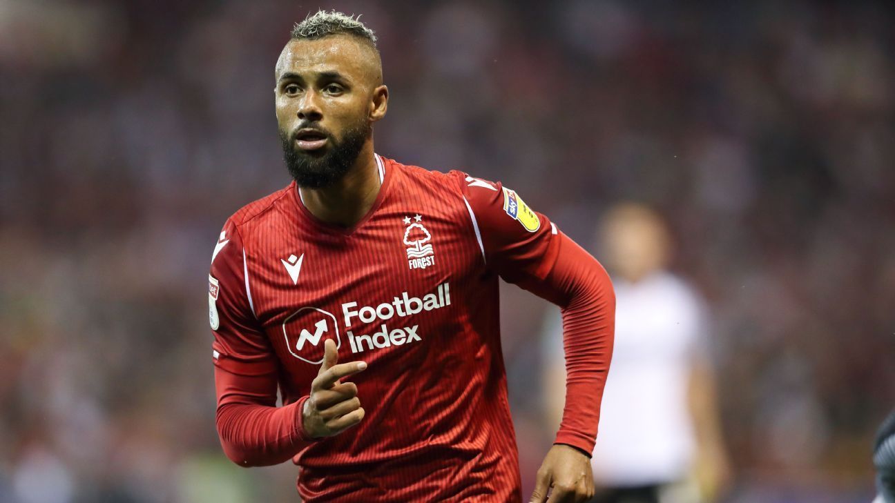 El Barcelona le ofreció un contrato de diez años, le envió un regalo de Ronaldhino y dijo ‘no’, ahora busca su club número 14 en 14 años