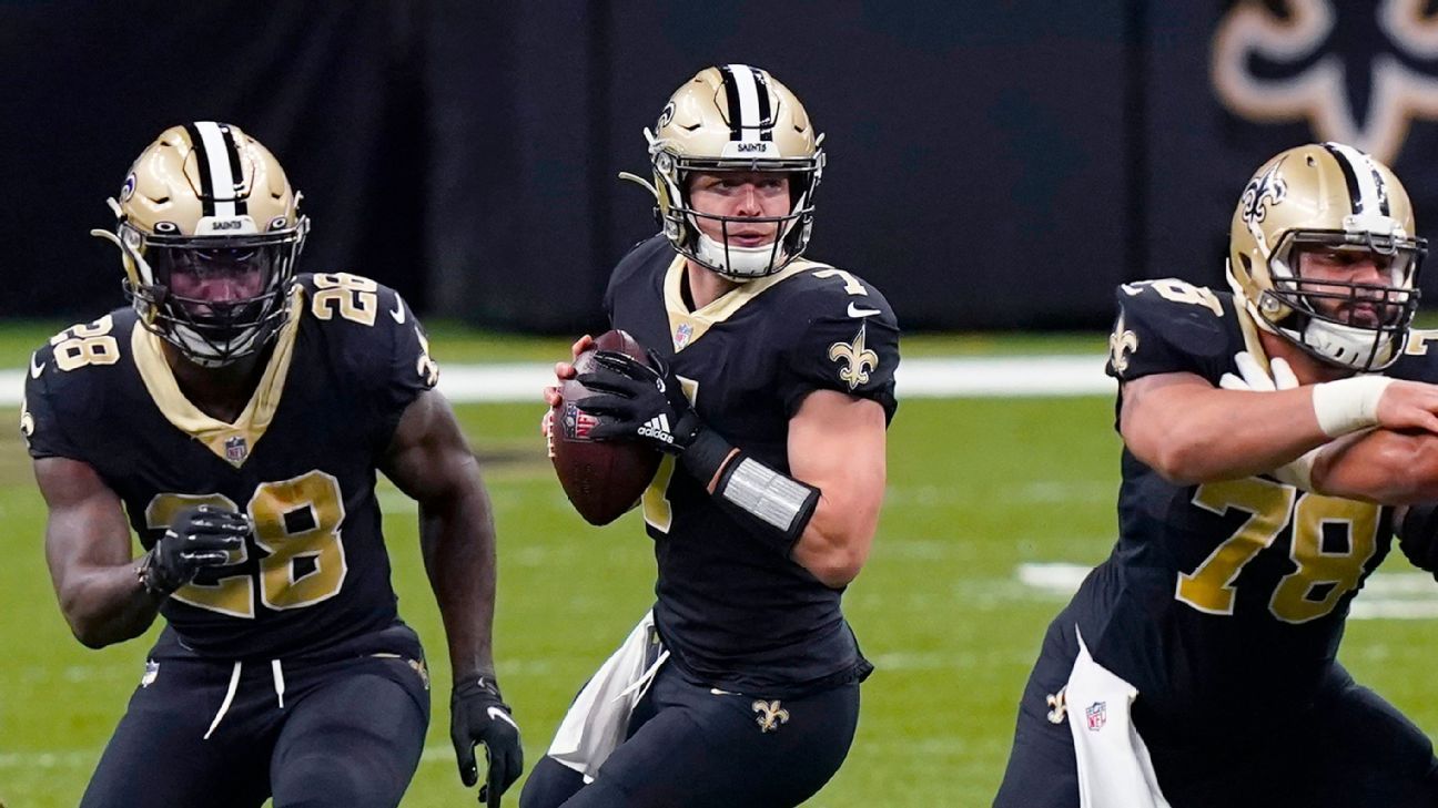 New Orleans Saints quarterback Taysom Hill warms up before an NFL football  game against the New York Giants in New Orleans, Sunday, Oct. 3, 2021. (AP  Photo/Derick Hingle Stock Photo - Alamy