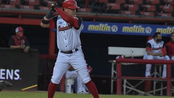 Cardenales apalea a Águilas y mantiene la cima en su división en liga invernal venezolana