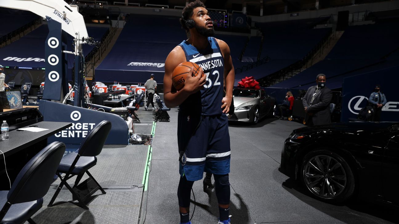 Karl-Anthony Towns is making an emotional comeback after losing his mother  to COVID-19