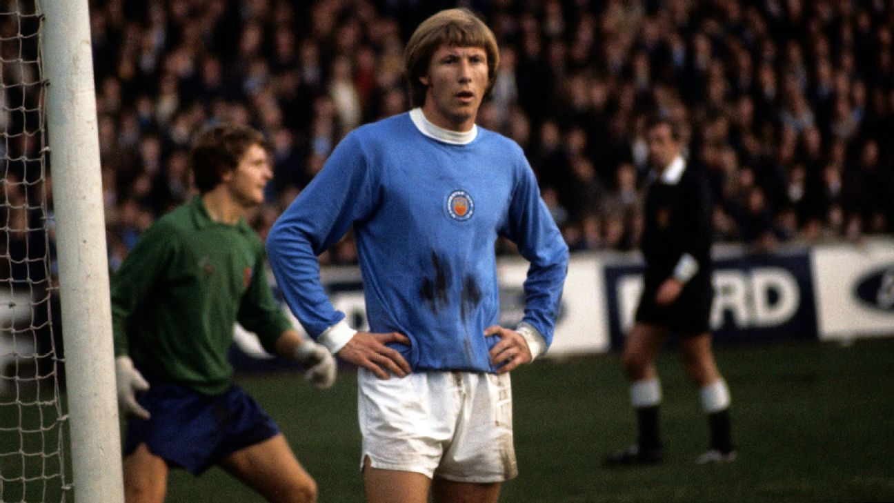 Ex-England, Manchester City midfielder Colin Bell dies aged 74 - ESPN