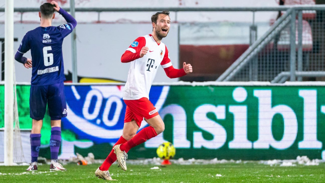 FC Utrecht vs. Heracles Almelo - Voetbal Wedstrijd ...