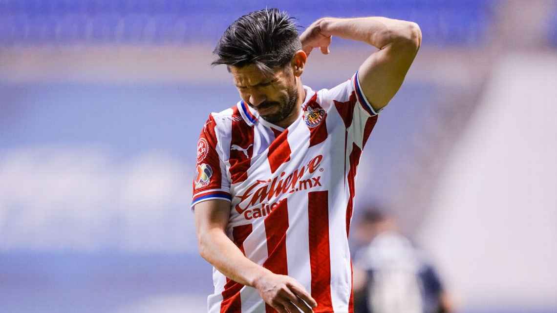 Mira cuánto lleva Oribe Peralta sin marcar gol con Chivas