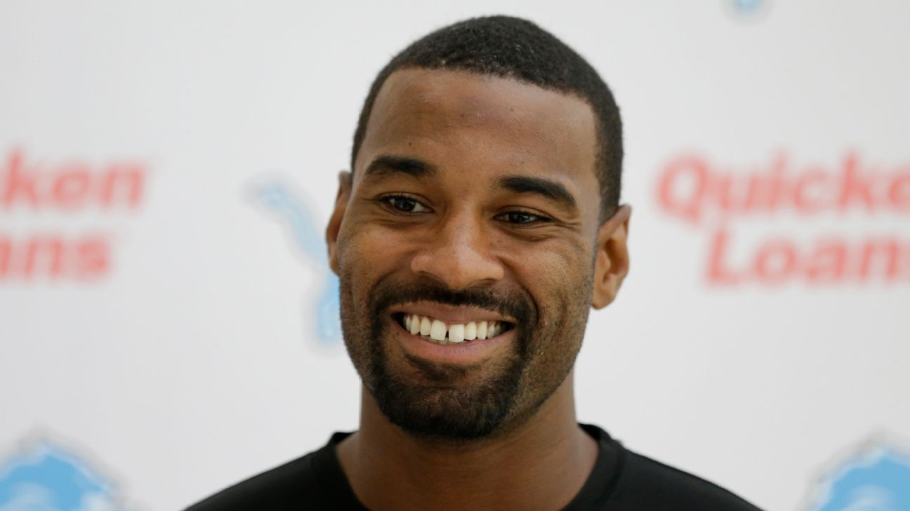 Calvin Johnson talks to Sheila Ford Hamp, owner of Detroit Lions;  new Hall of Famer says ‘we are moving in the right direction’