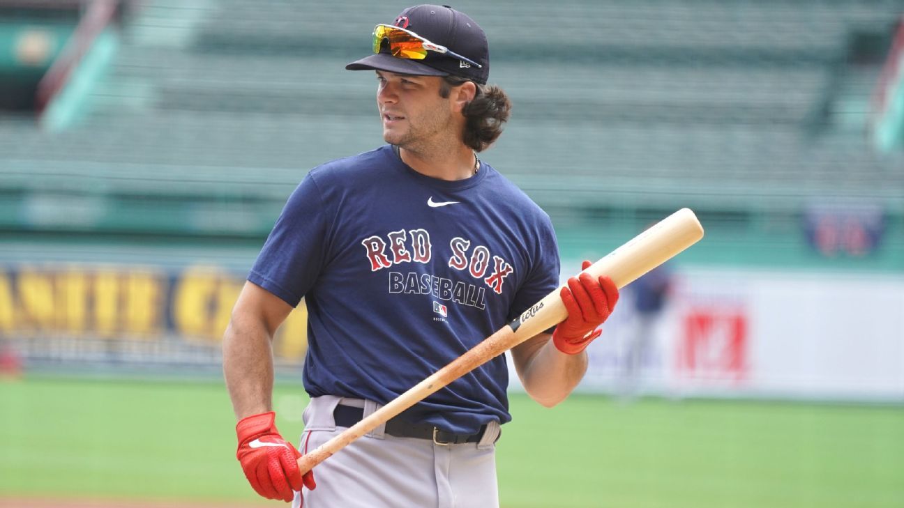 Red Sox: Trading Andrew Benintendi is not worth it for Boston