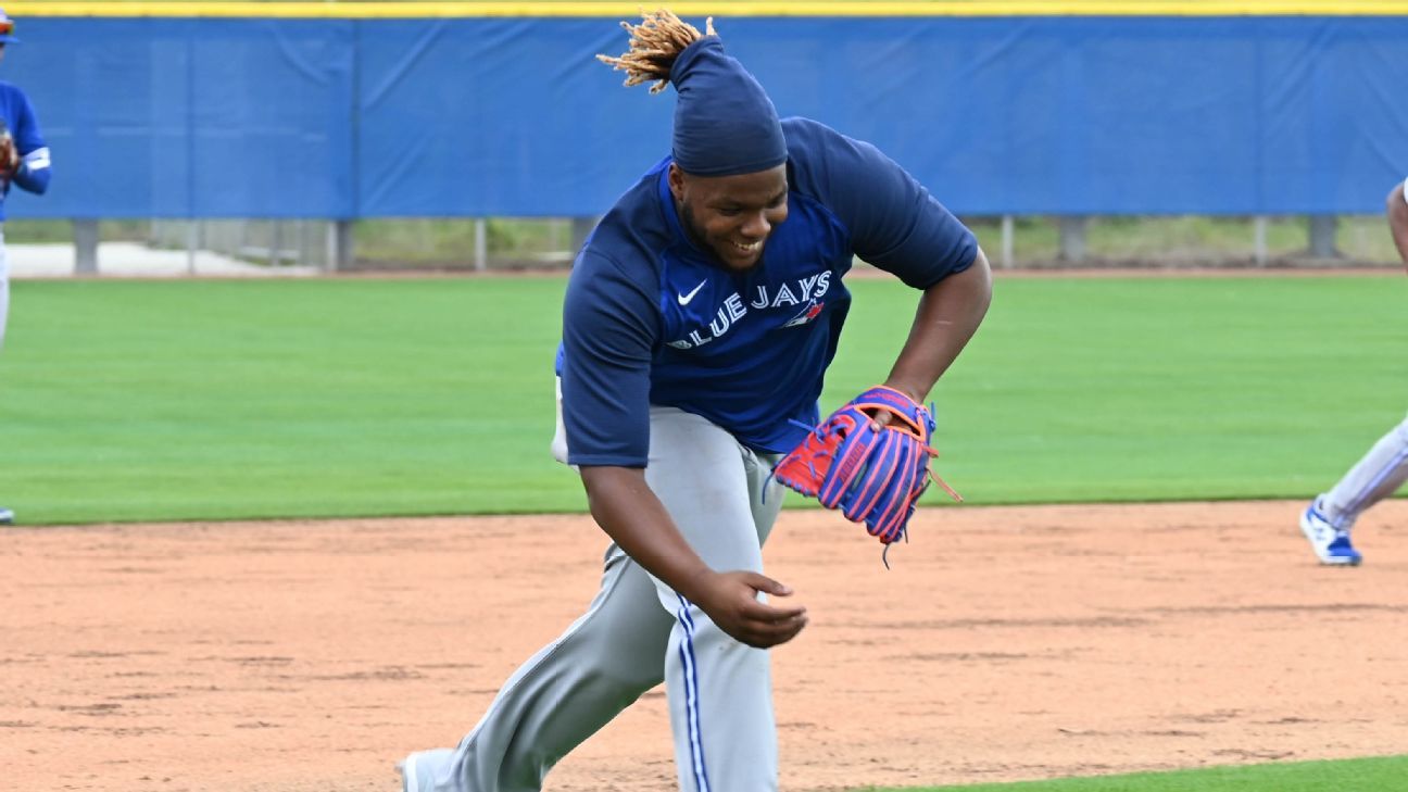 Vladimir Guerrero Jr. leaves Blue Jays spring training game with right knee  discomfort