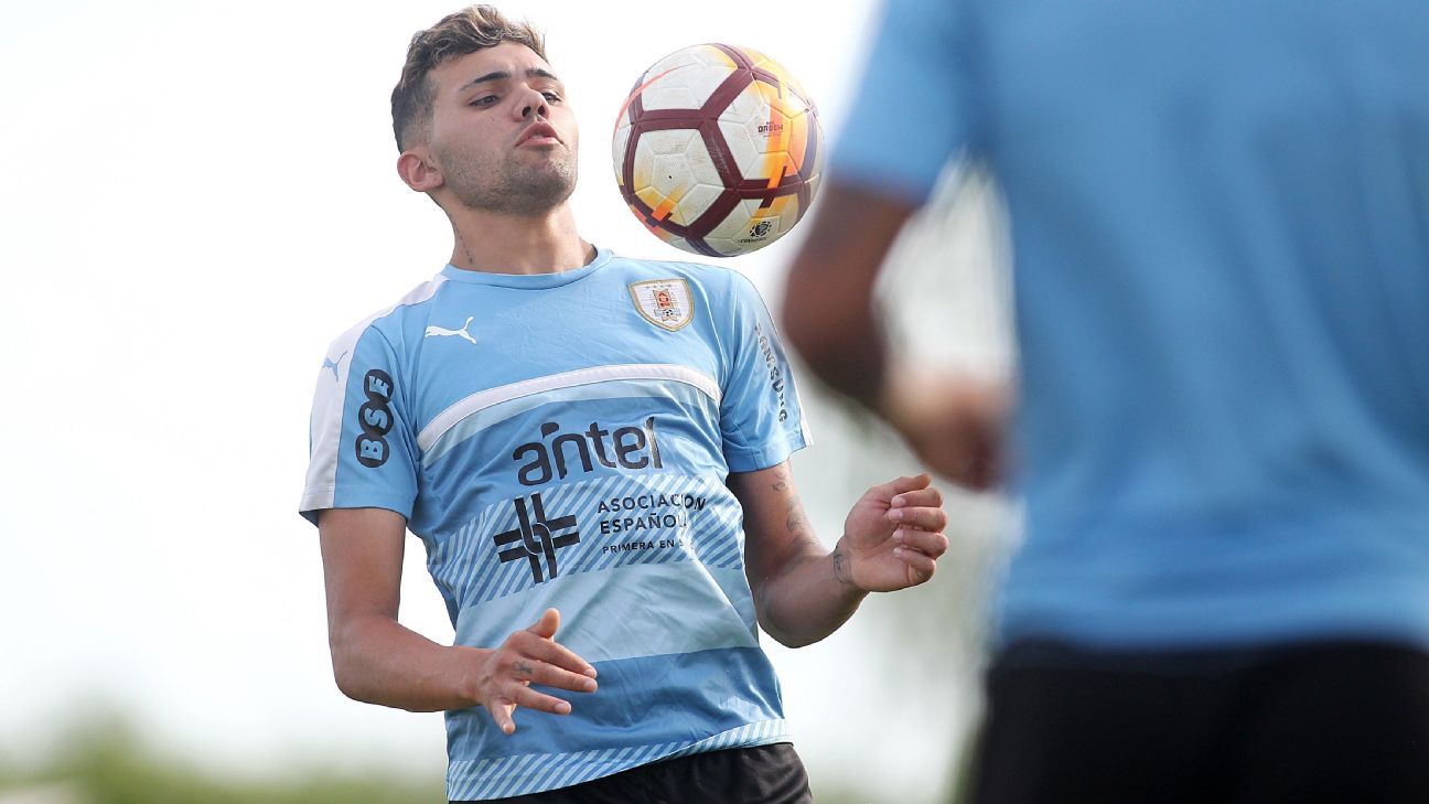 Peñarol presentó a su equipo de Fútbol Playa para el Mundialito