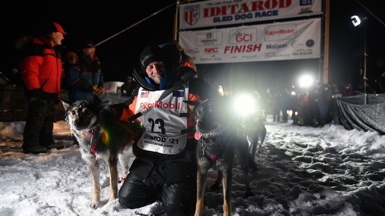 Iditarod musher will get time penalty for not correctly gutting moose he killed