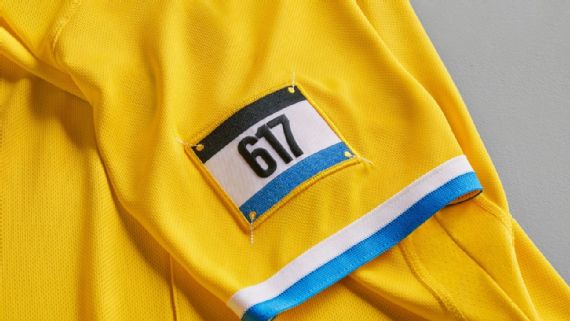 Boston Red Sox 'push the envelope' with marathon-inspired blue-yellow  uniforms - ESPN