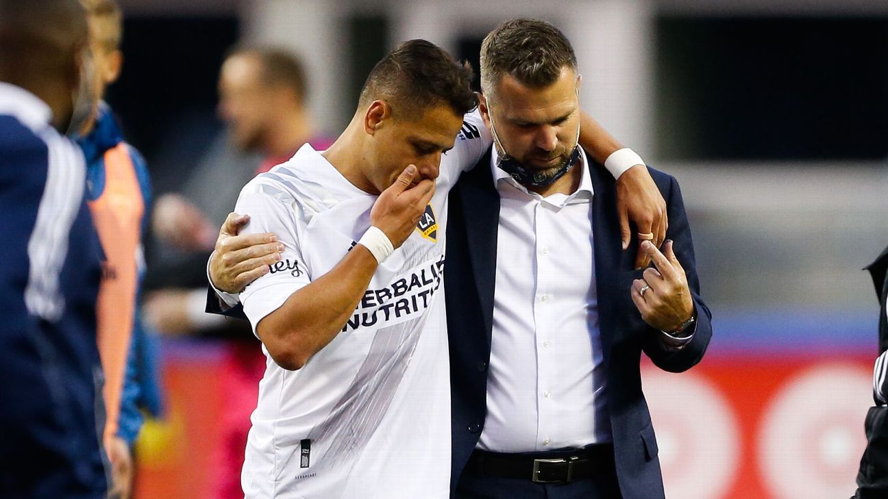 LA Galaxy striker Chicharito suffers ACL tear