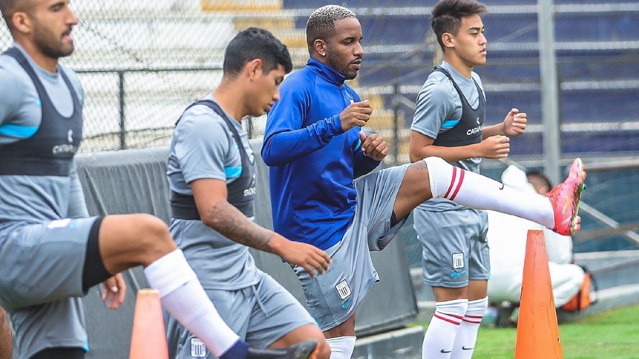 Jefferson Farfán Retornó A Los Entrenamientos Con El Plantel De Alianza Lima Espn 7707