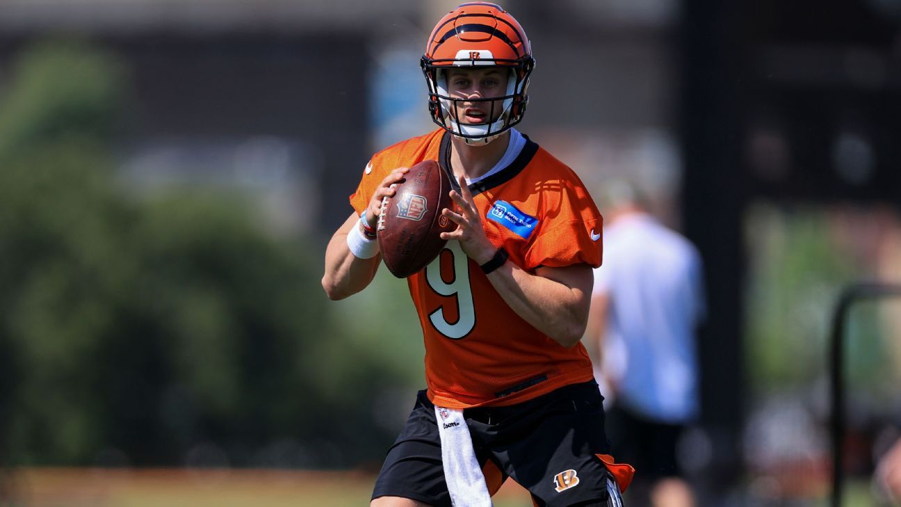 CINCINNATI, OH - JUNE 08: Cincinnati Bengals quarterback Joe Burrow (9)  talks with his teammates during the Cincinnati Bengals OTA on June 8, 2021  at the Cincinnati Bengals training facility in Cincinnati