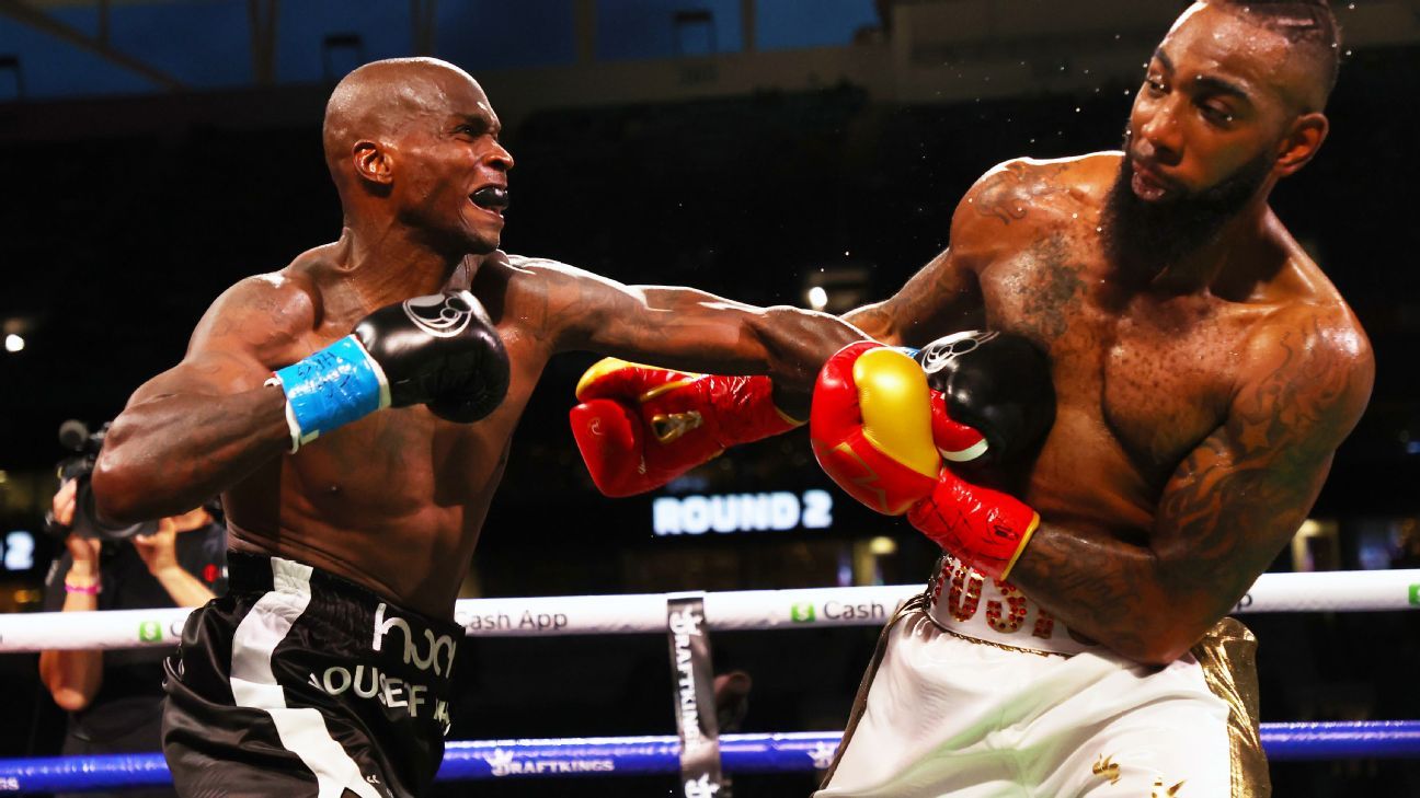 Chad Johnson knocked down in boxing debut.