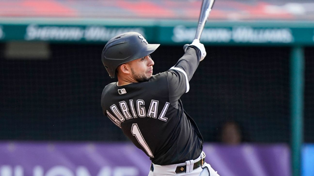 White Sox' Nick Madrigal helped off field with hamstring injury