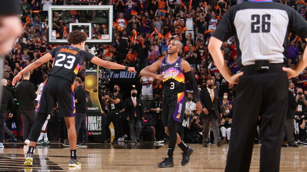Phoenix Suns sau sự dẫn đầu của Chris Paul trong việc giành chiến thắng trong Game 1 NBA Finals