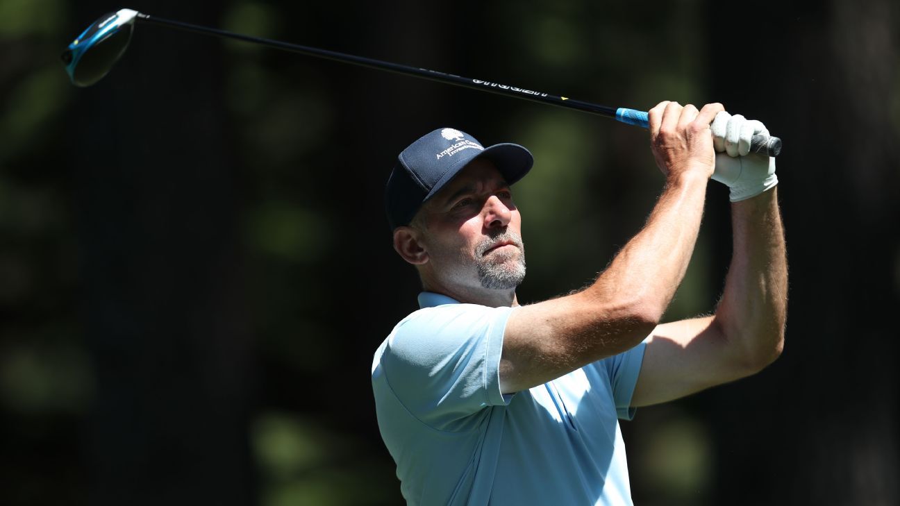 John Smoltz eagles 18th hole to lead American Century Championship entering  final round - ESPN