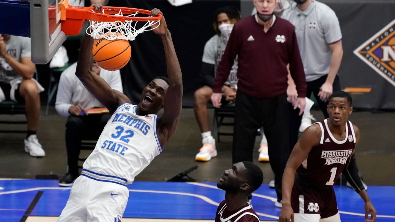 Moussa Cisse transferring to Oklahoma State after one season at Memphis