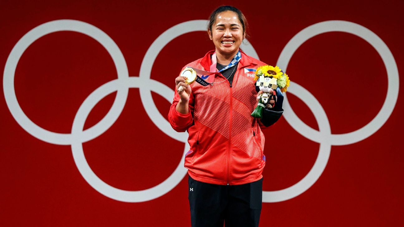 Weightlifter Hidilyn Diaz wins gold, ends Philippines' 97-year drought
