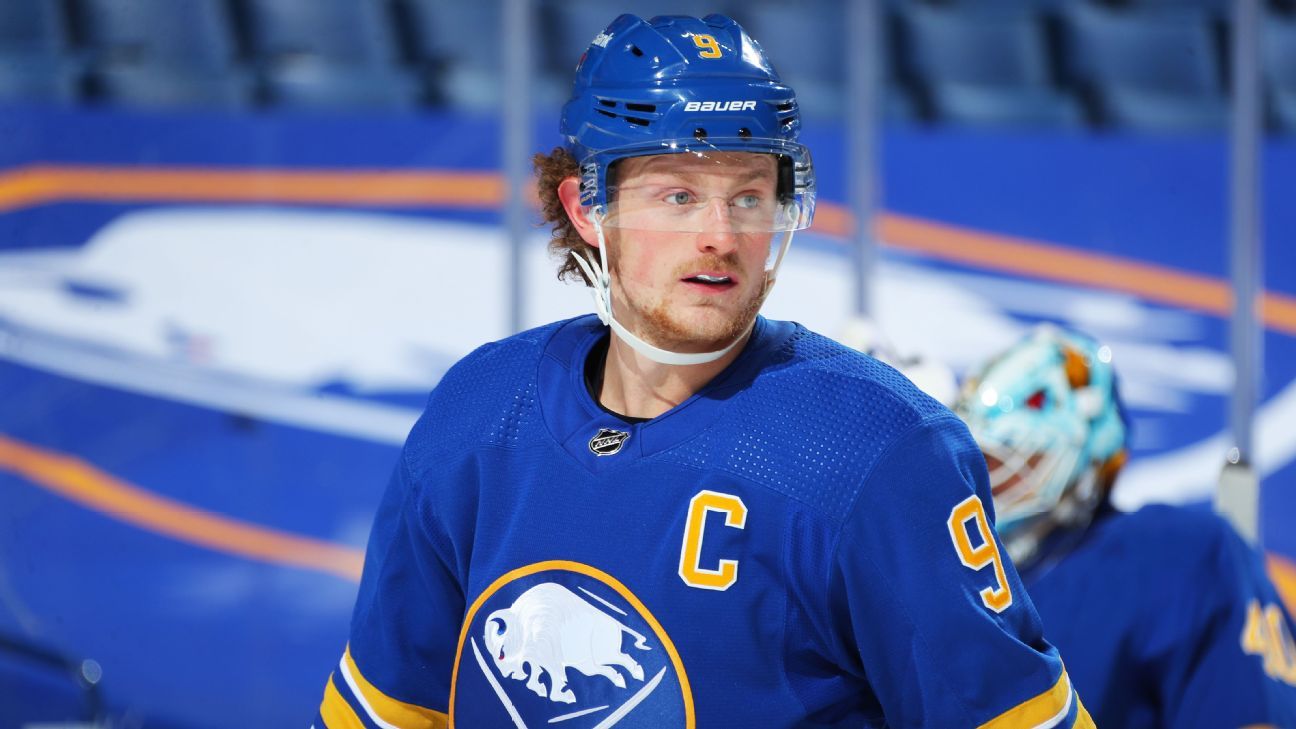 O pivô do Buffalo Sabres, Jack Eichel, falha fisicamente, destituído do capitão