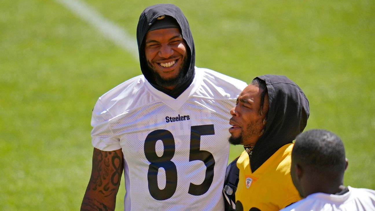 Could the Steelers only keep two tight ends on the roster?