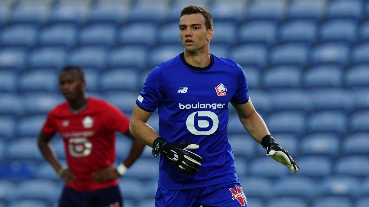 Vasco tenta ser criativo no mercado e deve assinar com ex-goleiro do Grêmio