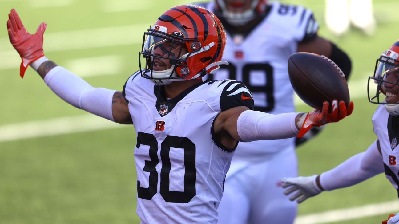 Jessie Bates III returns to Cincinnati Bengals facility, intends to sign franchi..