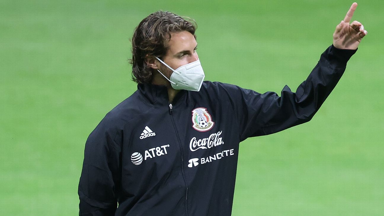 Santiago Giménez, la joya que México le ganó a Argentina y ahora suple