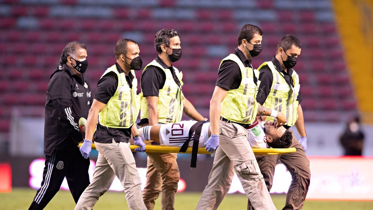 Alexis Vega presenta esguince tras juego ante Costa Rica; analizan